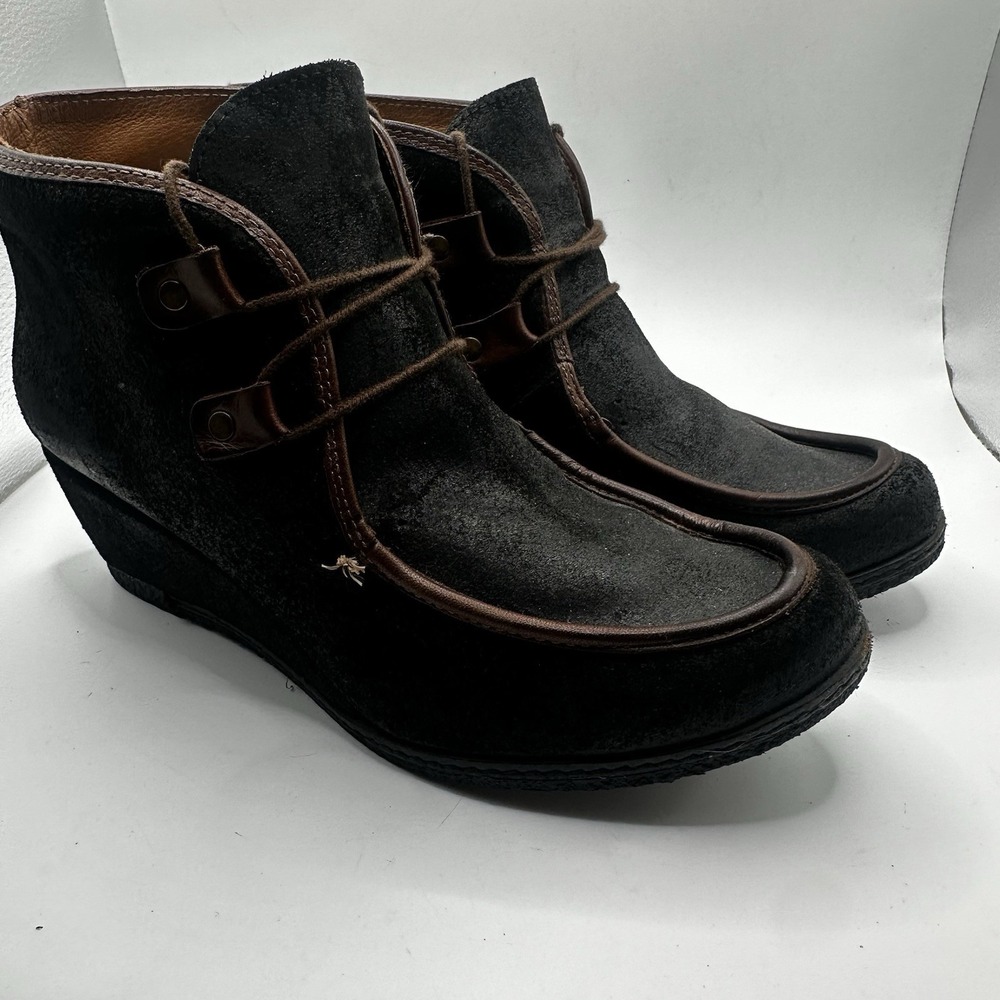 Eric Michael Suede Ankle Boots Size 39 Black Shoes Wedge Tie Up Shoelaces